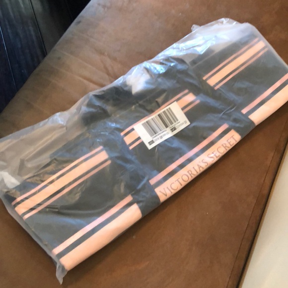 NWT! Victoria’s Secret Sparkle Tote - Picture 2 of 4